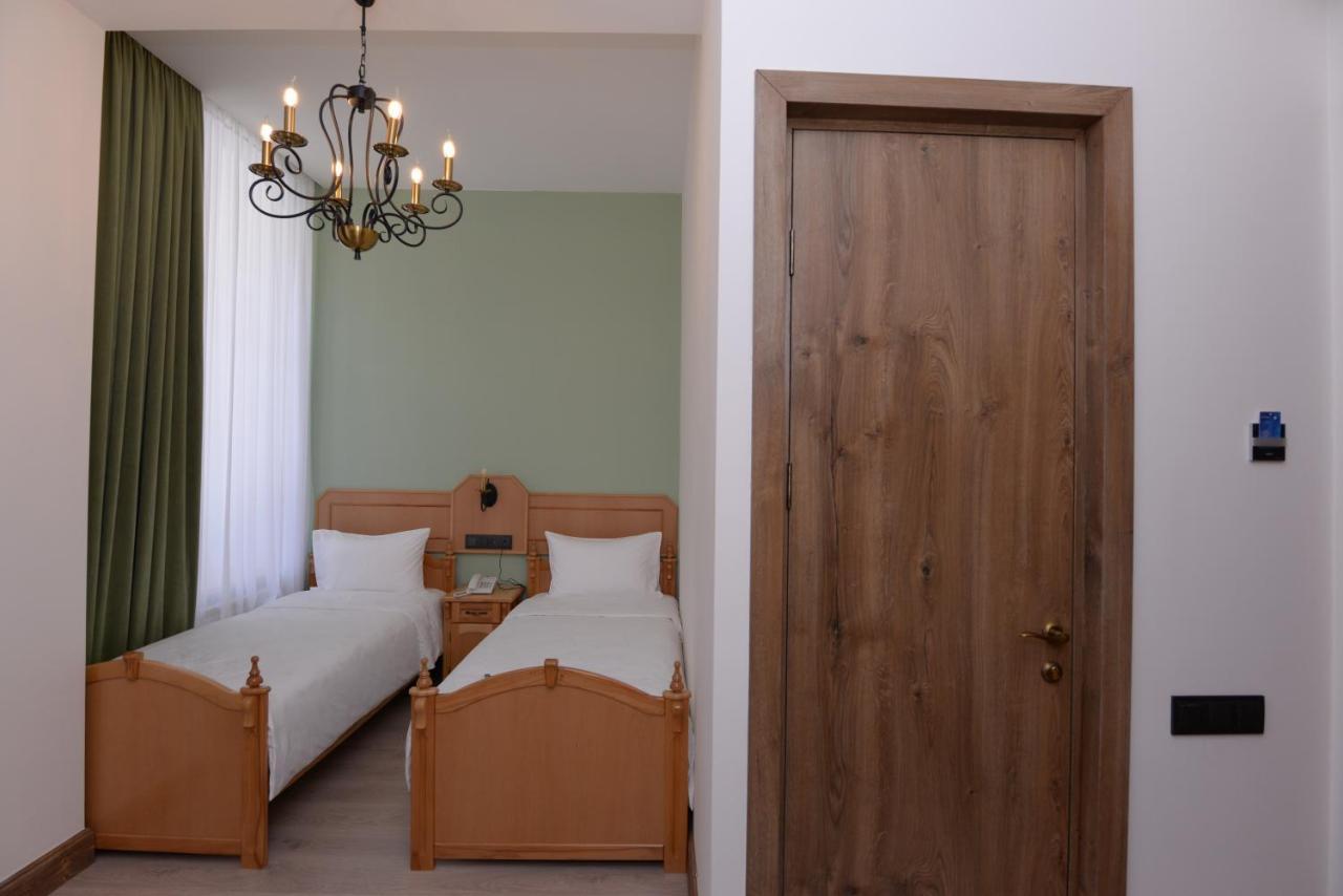 Old Avenue Hotel 기우므리 외부 사진
