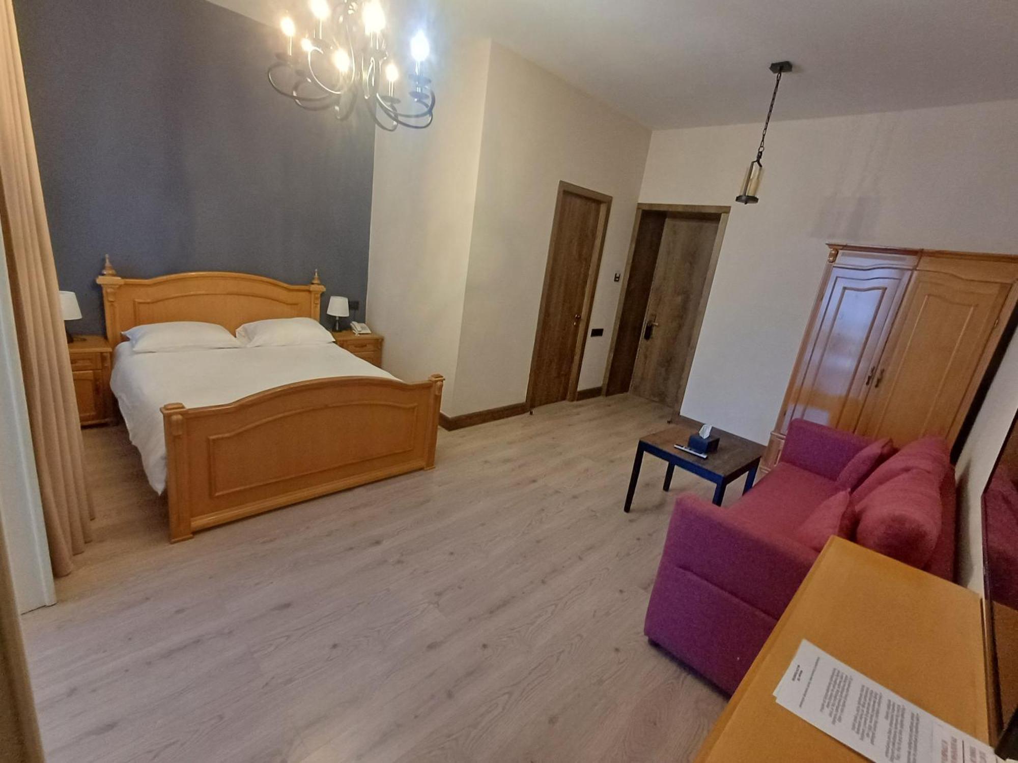 Old Avenue Hotel 기우므리 외부 사진